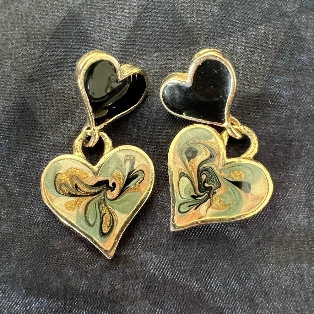 Goldtone Hearts earrings dangle swirl enamel black green pink